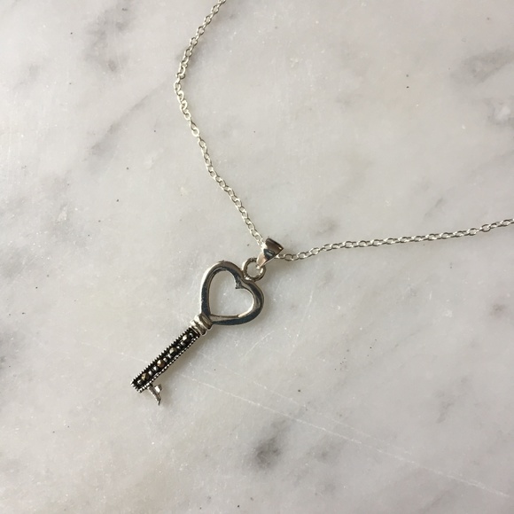 Key to My Heart Necklace - Picture 1 of 3